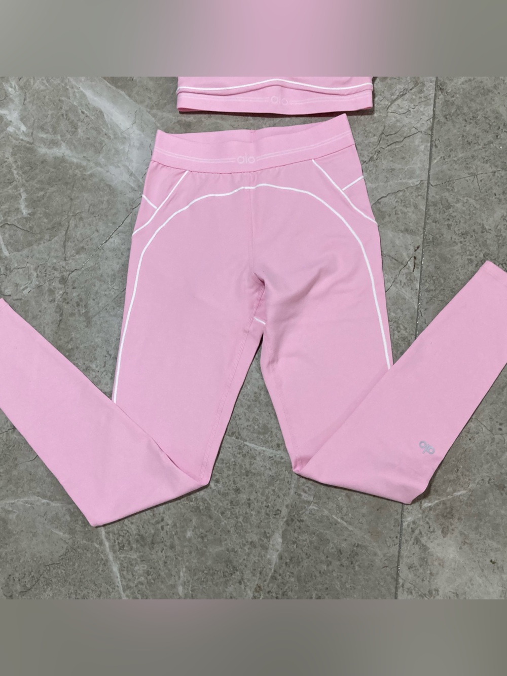 ALO Yoga Light Pink Seamless Leggings & Crop Bra Set - Picture 3 of 5